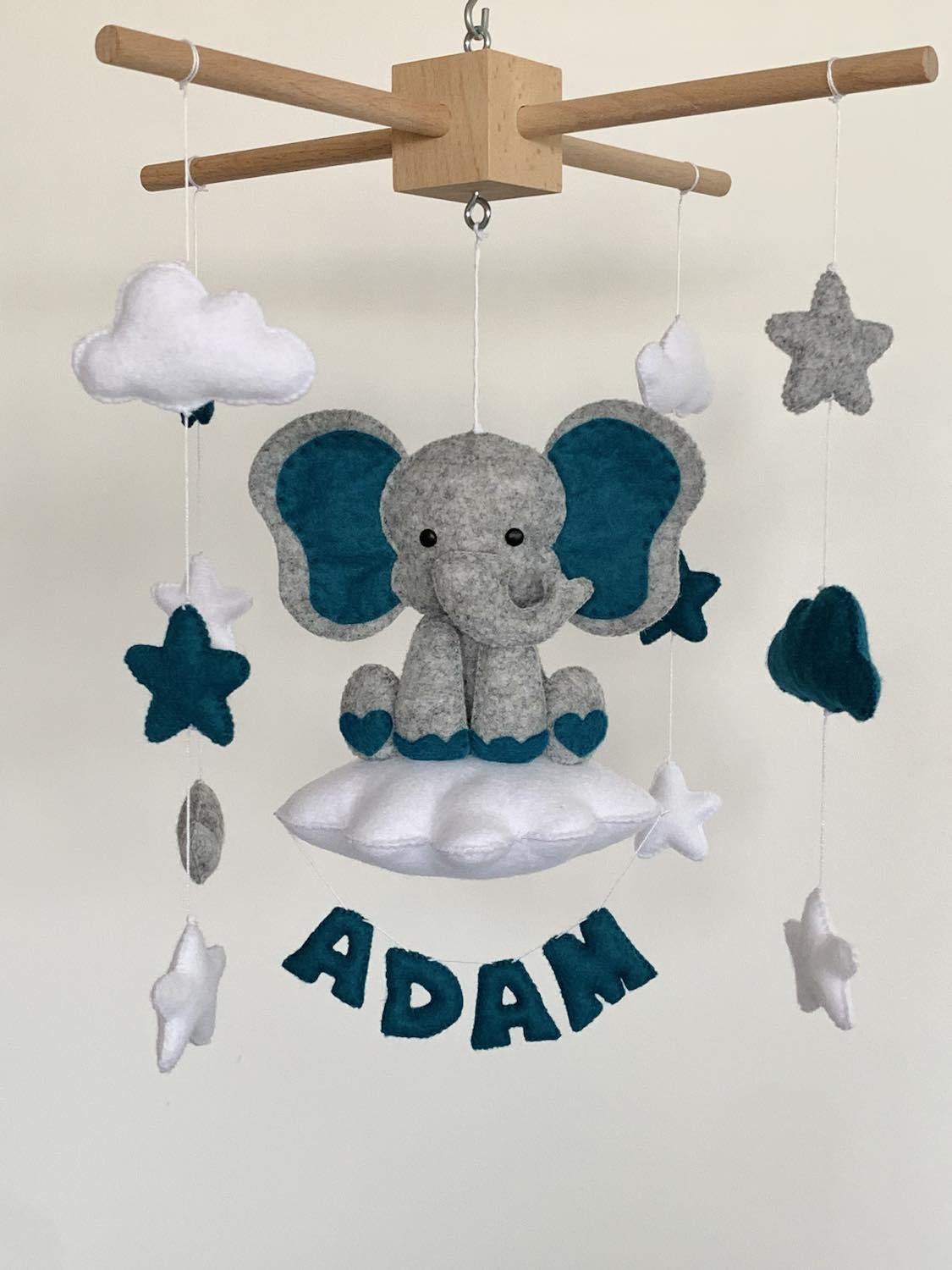 Mobile éléphant et prénom. Mobile bébé à personnaliser