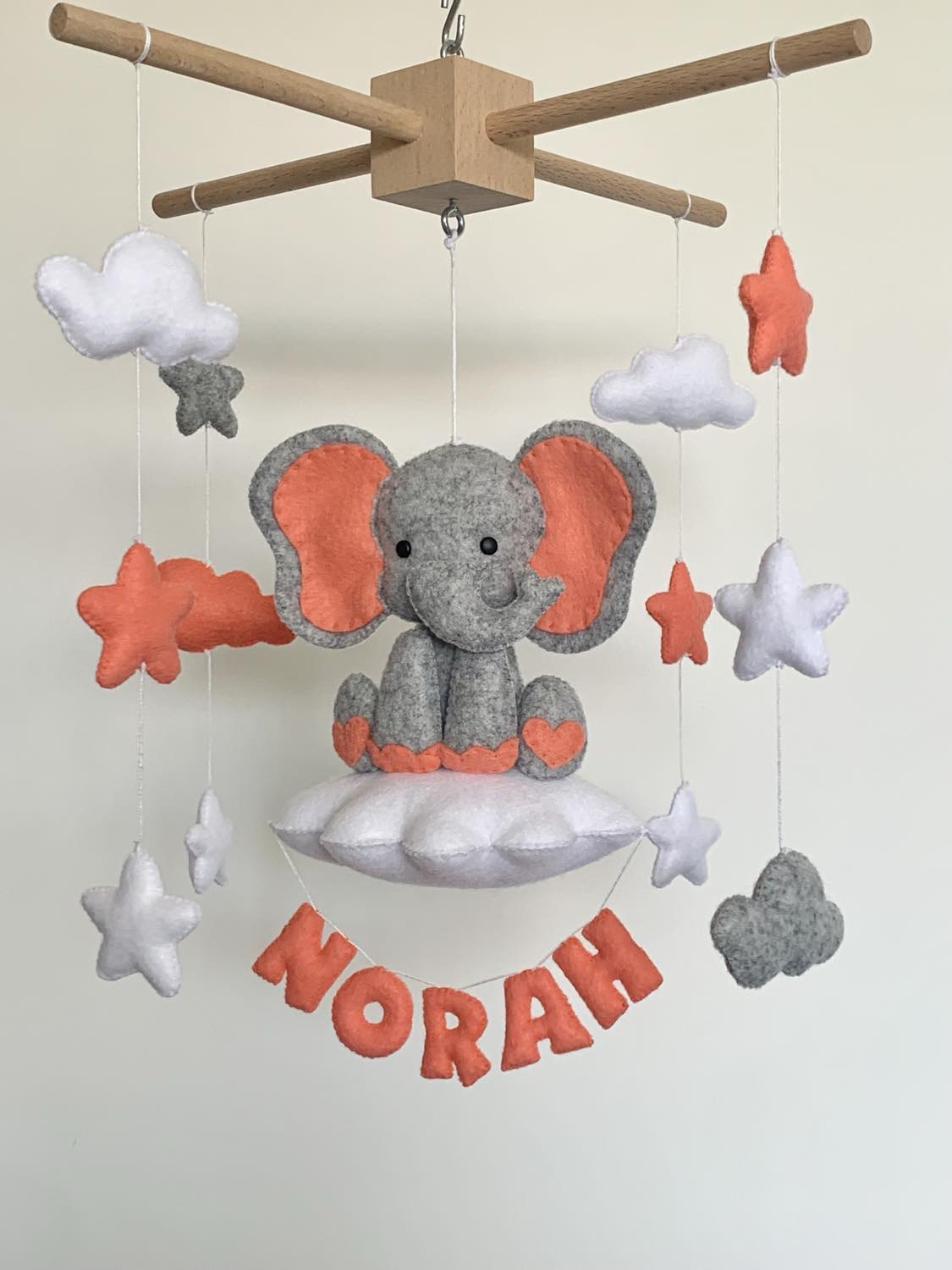 Mobile éléphant et prénom. Mobile bébé à personnaliser