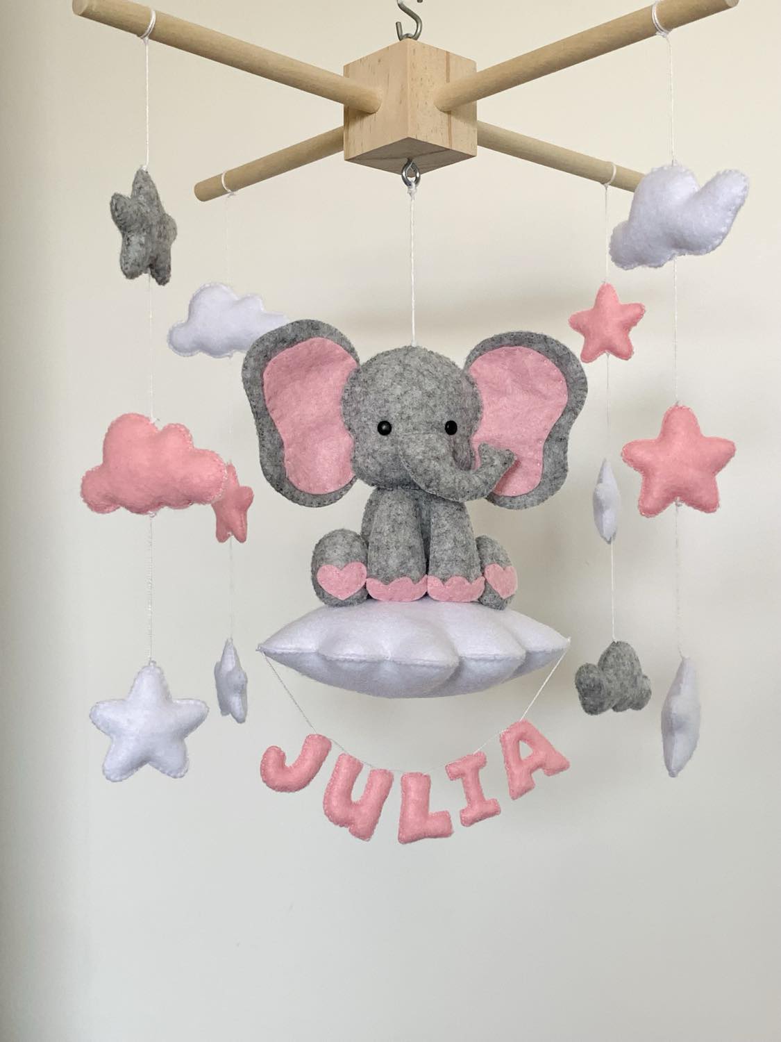 Mobile éléphant et prénom. Mobile bébé à personnaliser