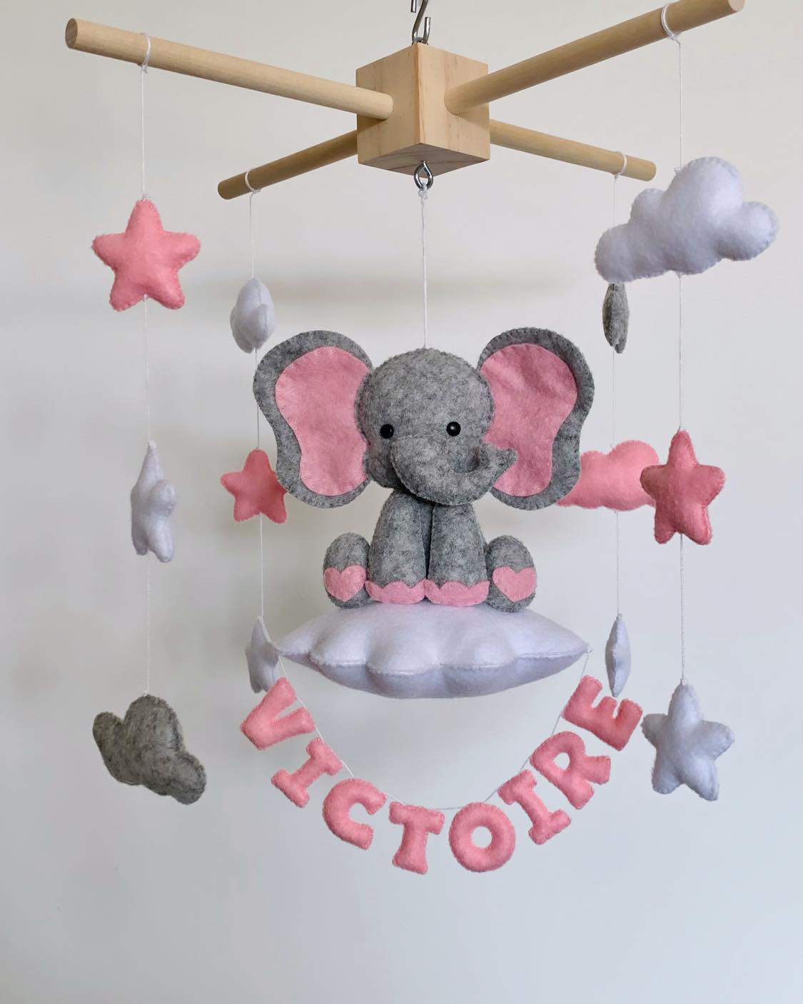 Mobile éléphant et prénom. Mobile bébé à personnaliser