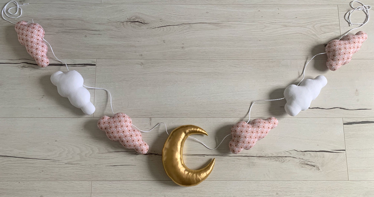 Guirlande lune, nuages. Déco chambre bébé fille