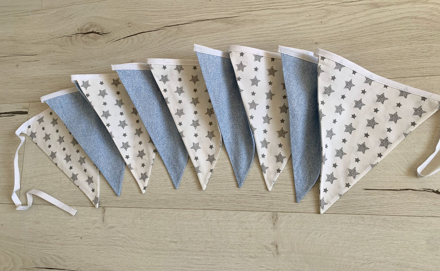 Guirlande fanions. Jean. Cadeau de naissance