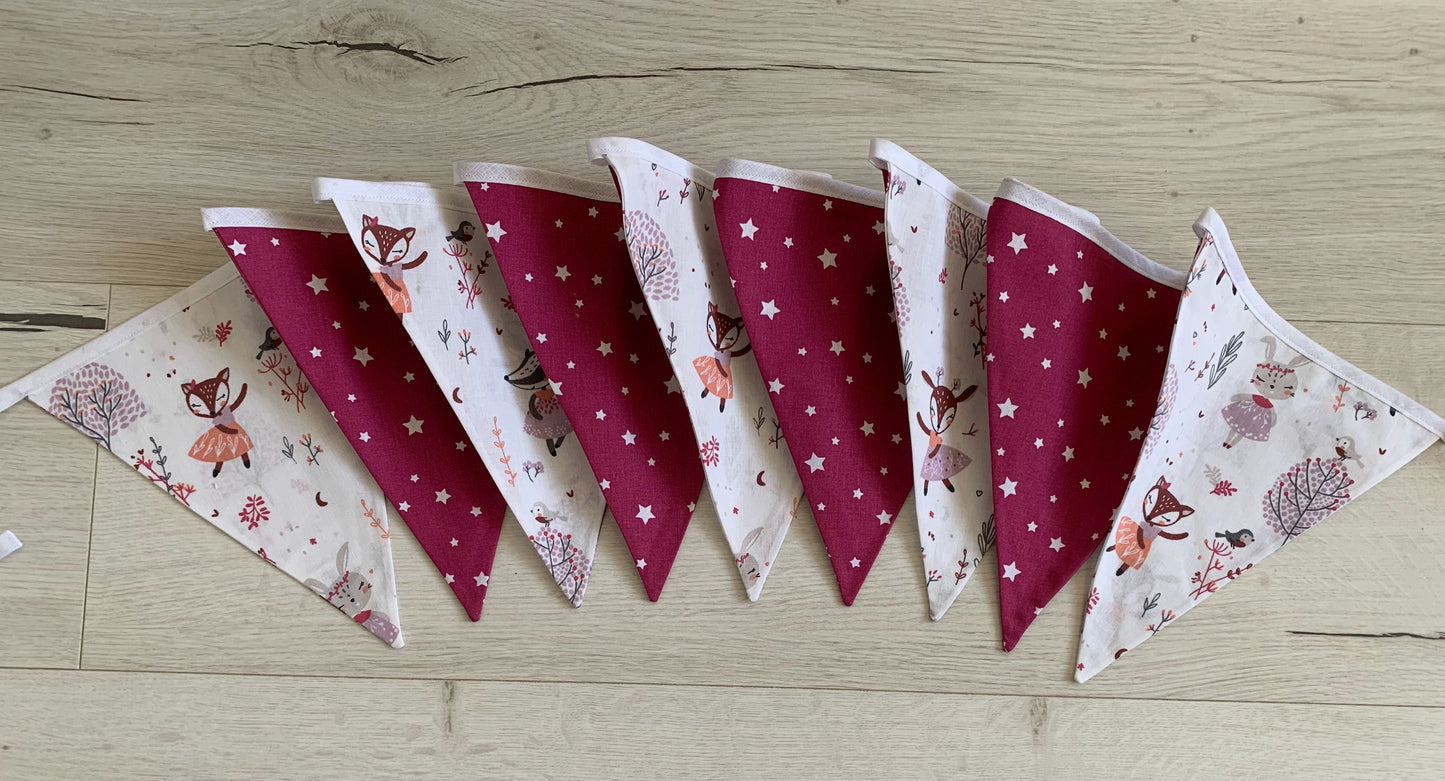 Guirlande de fanions. Forêt enchantée. Cadeau bébé fille