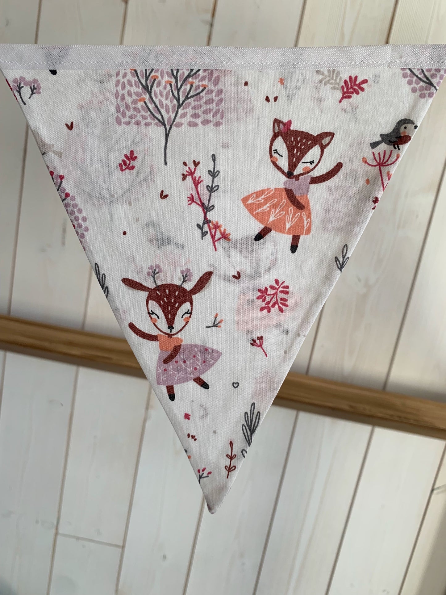 Guirlande de fanions. Forêt enchantée. Cadeau bébé fille