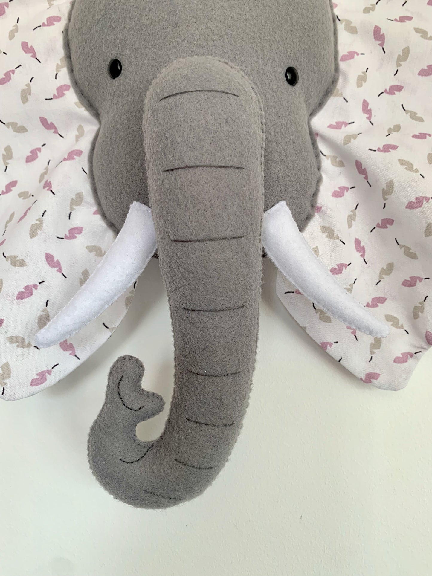 Trophée éléphant. Tête d'éléphant en tissu