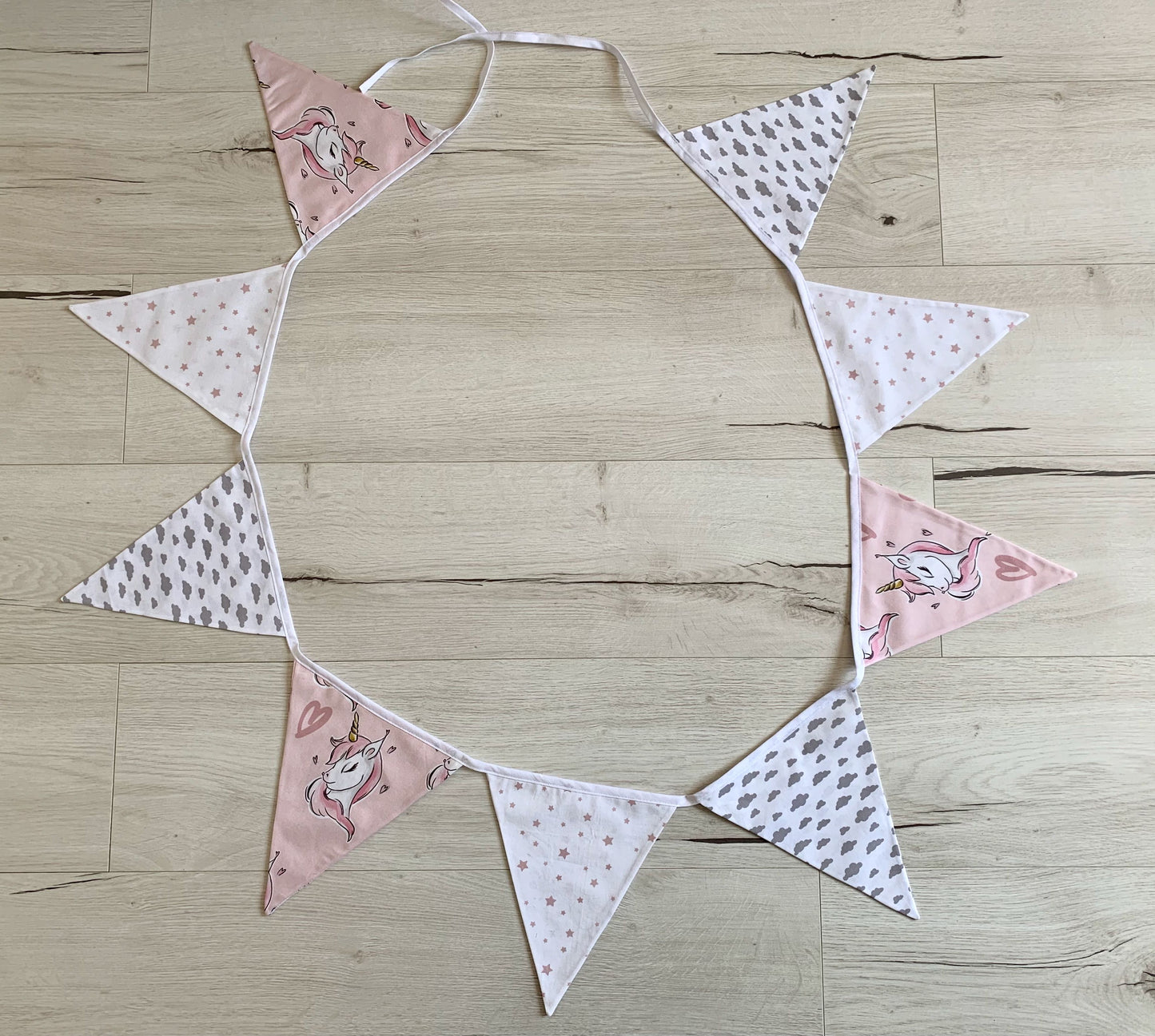 Guirlande de fanions. Licorne. Déco bébé fait main