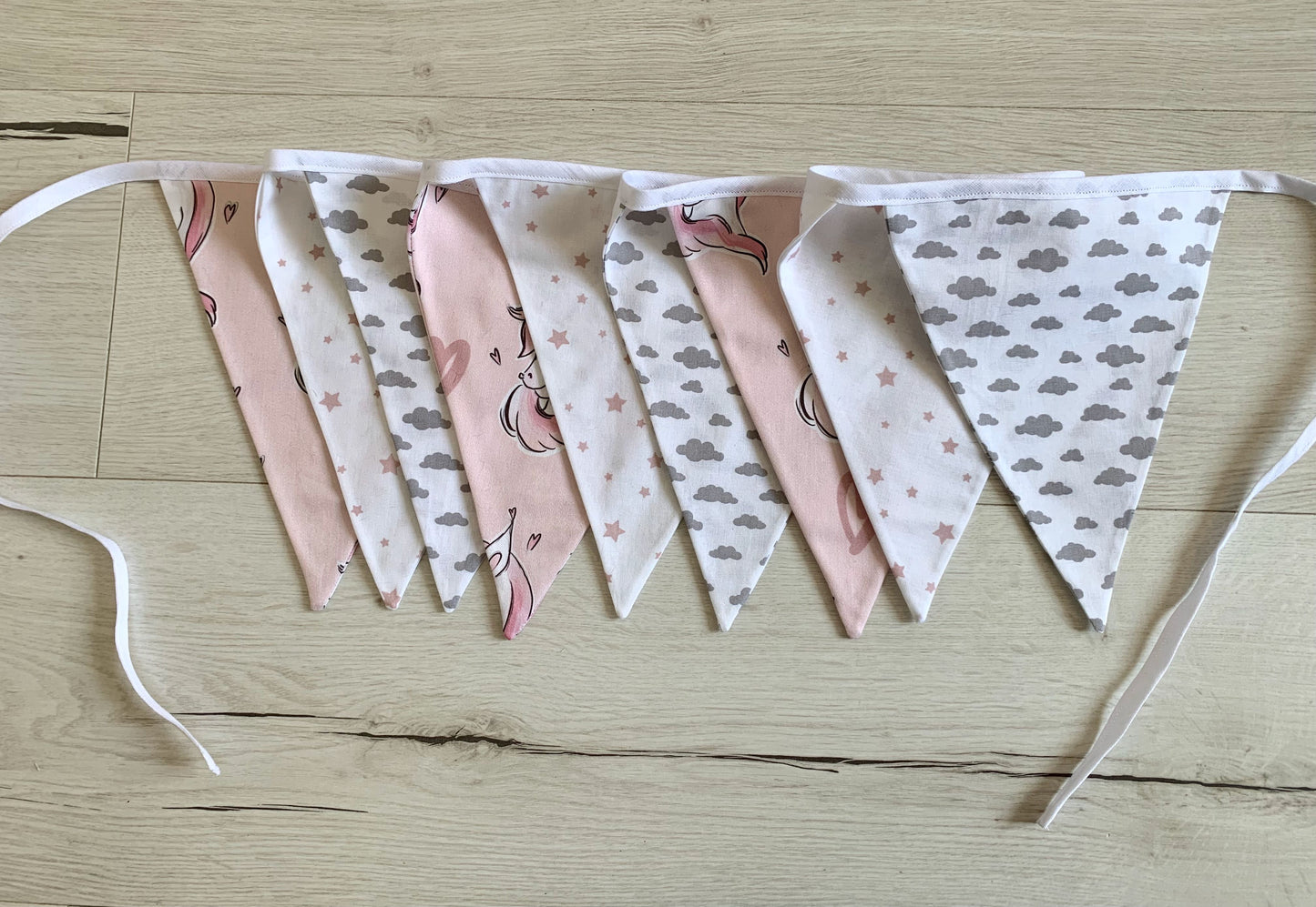 Guirlande de fanions. Licorne. Déco bébé fait main