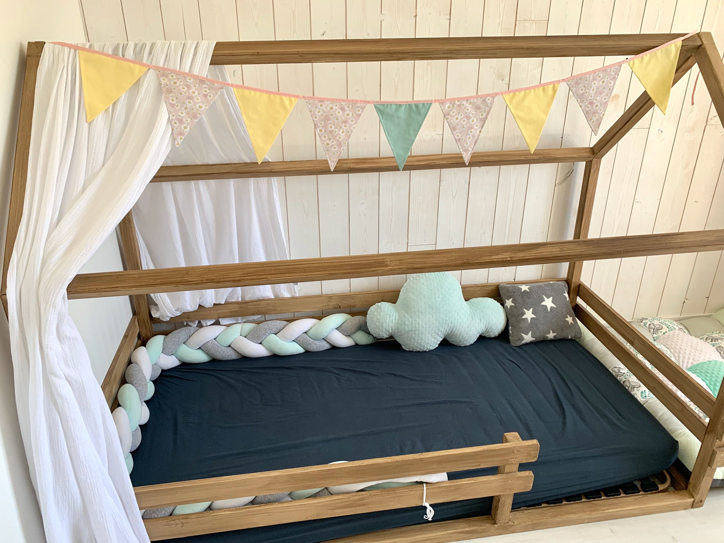 Guirlande de fanions. Champêtre. Cadeau bébé fait main