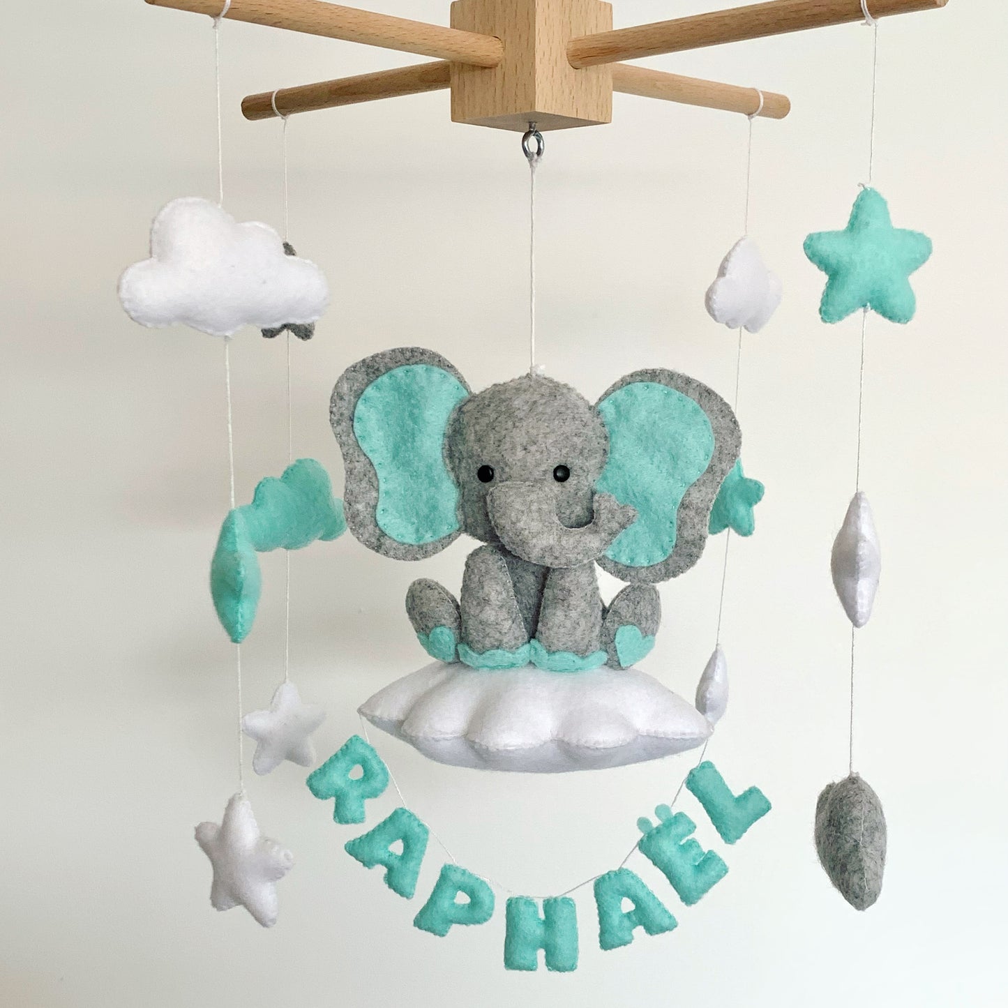 Mobile éléphant et prénom. Mobile bébé à personnaliser