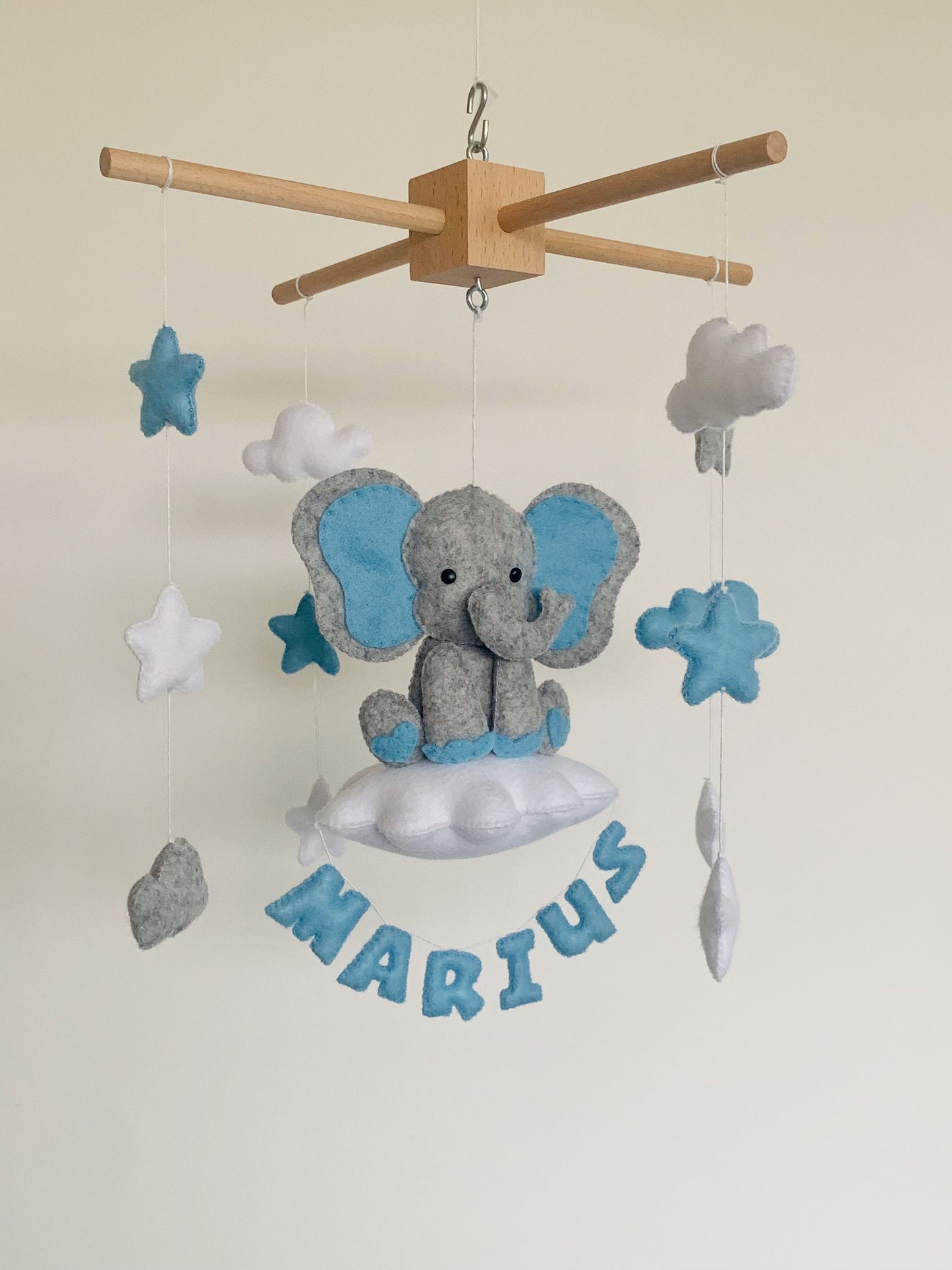 Mobile éléphant et prénom. Mobile bébé à personnaliser