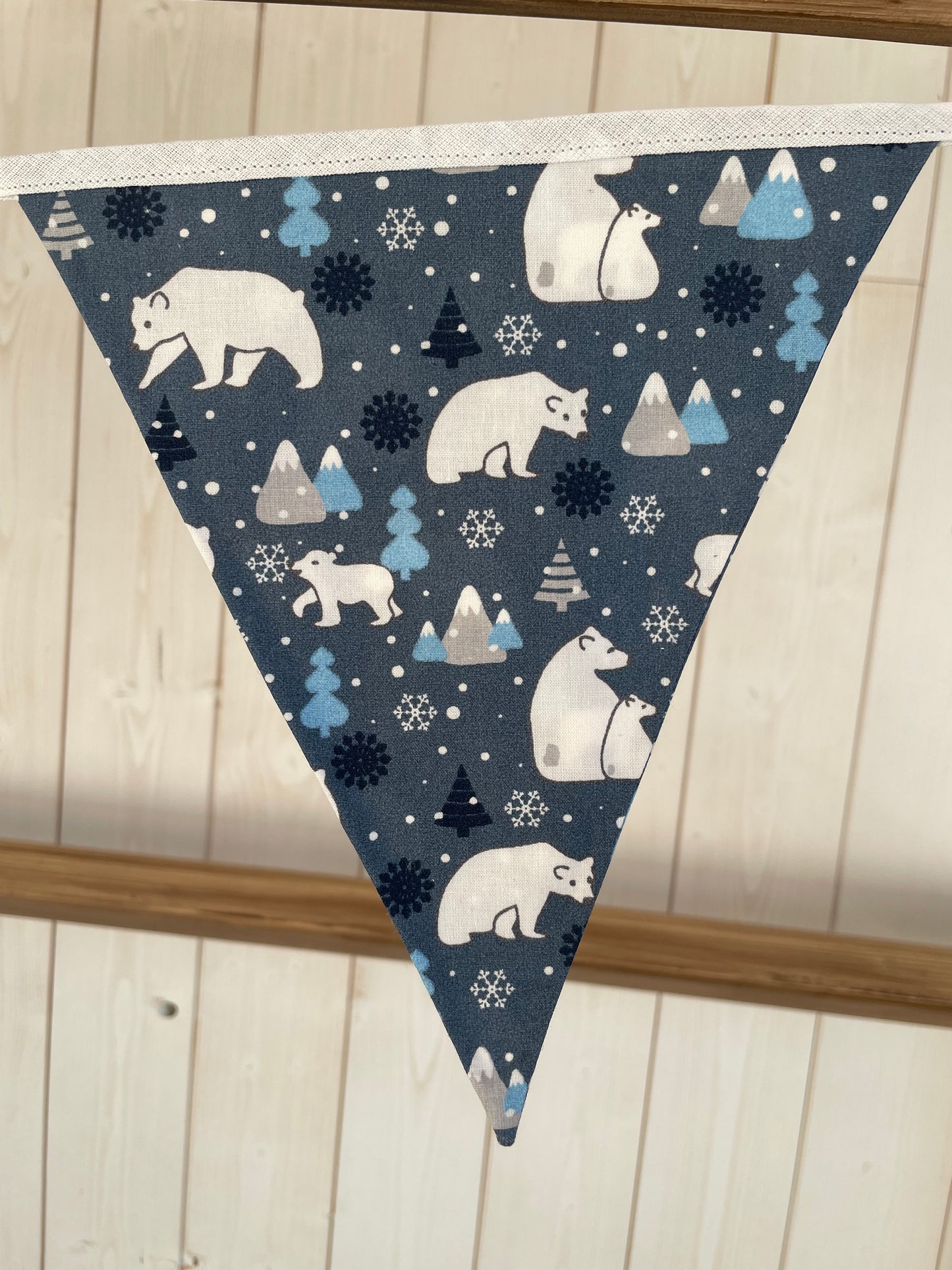 Guirlande de fanions. Ours polaire