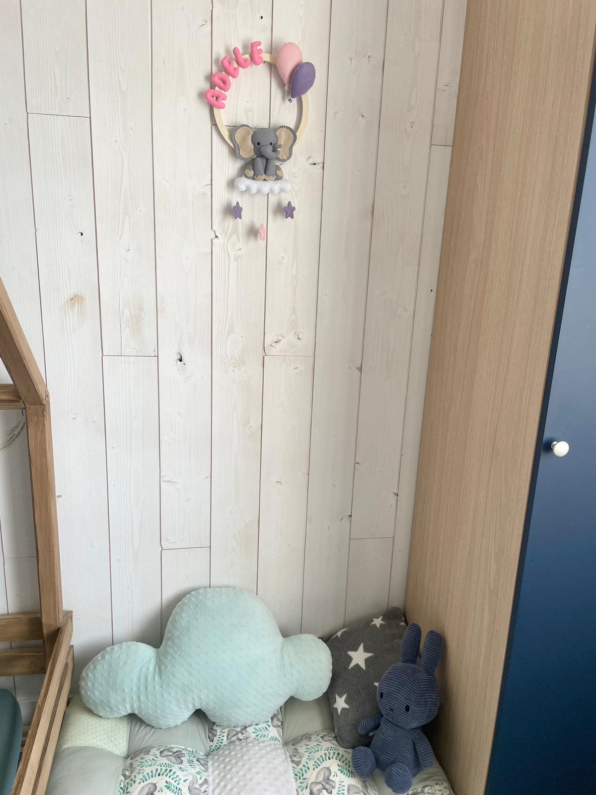 Couronne murale personnalisée prénom - éléphant et ballons