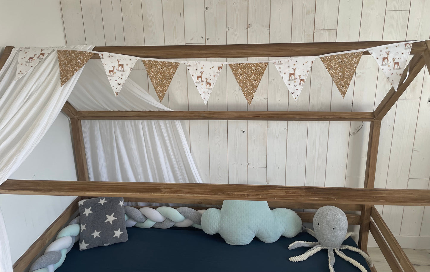 Guirlande de fanions. Faons