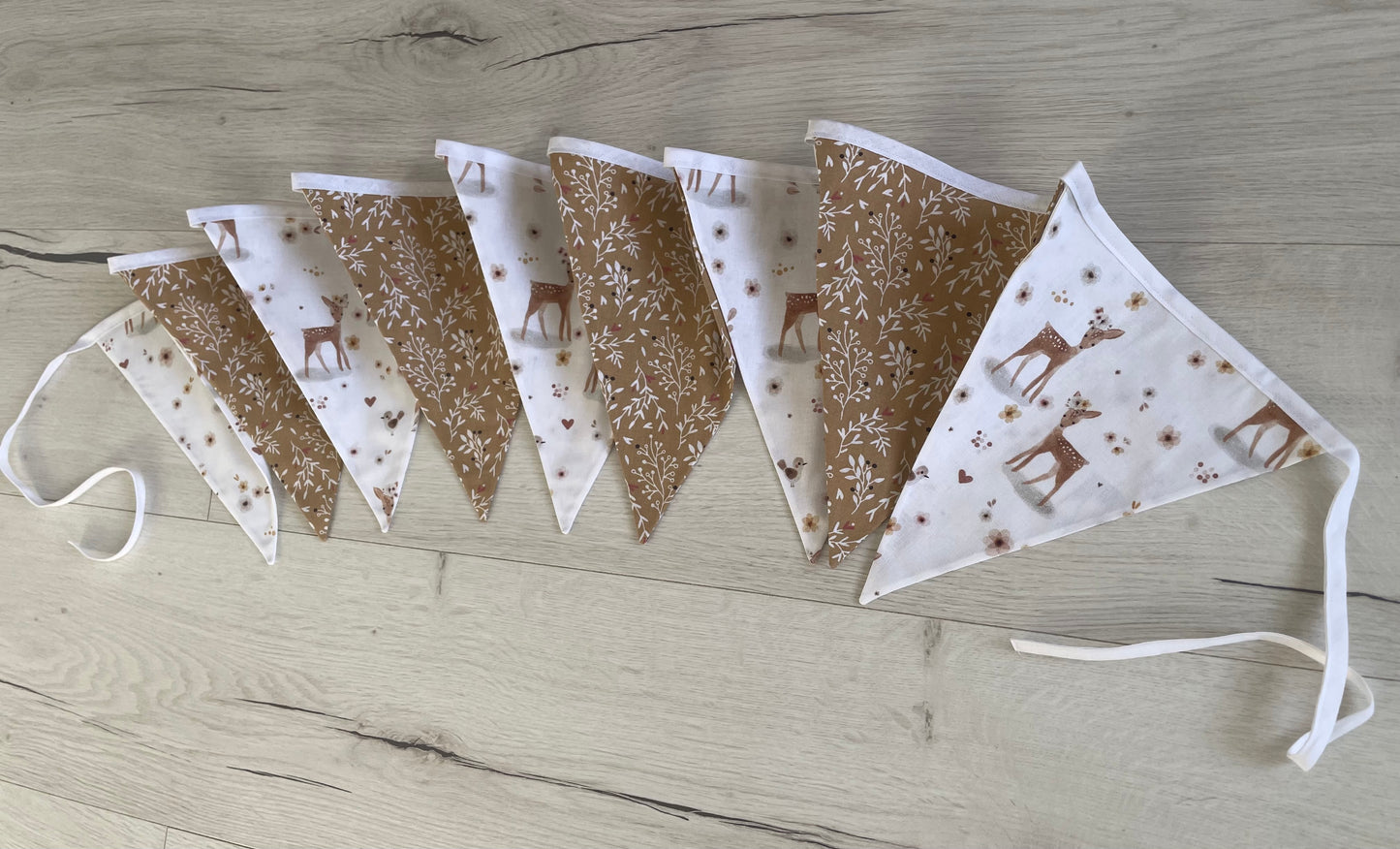 Guirlande de fanions. Faons