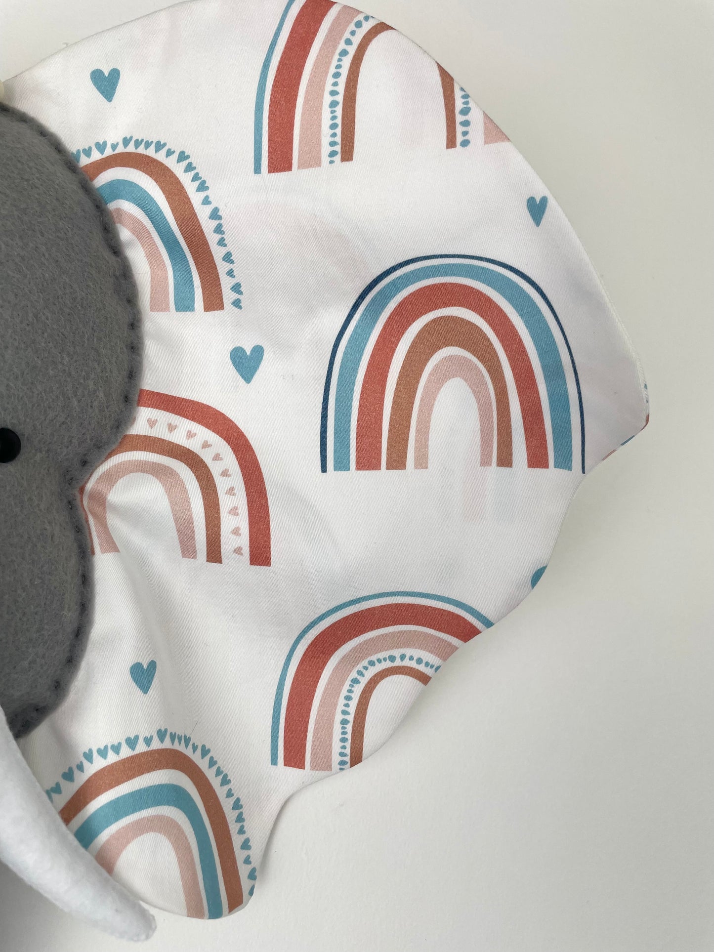 Trophée éléphant. Suspension murale en tissu