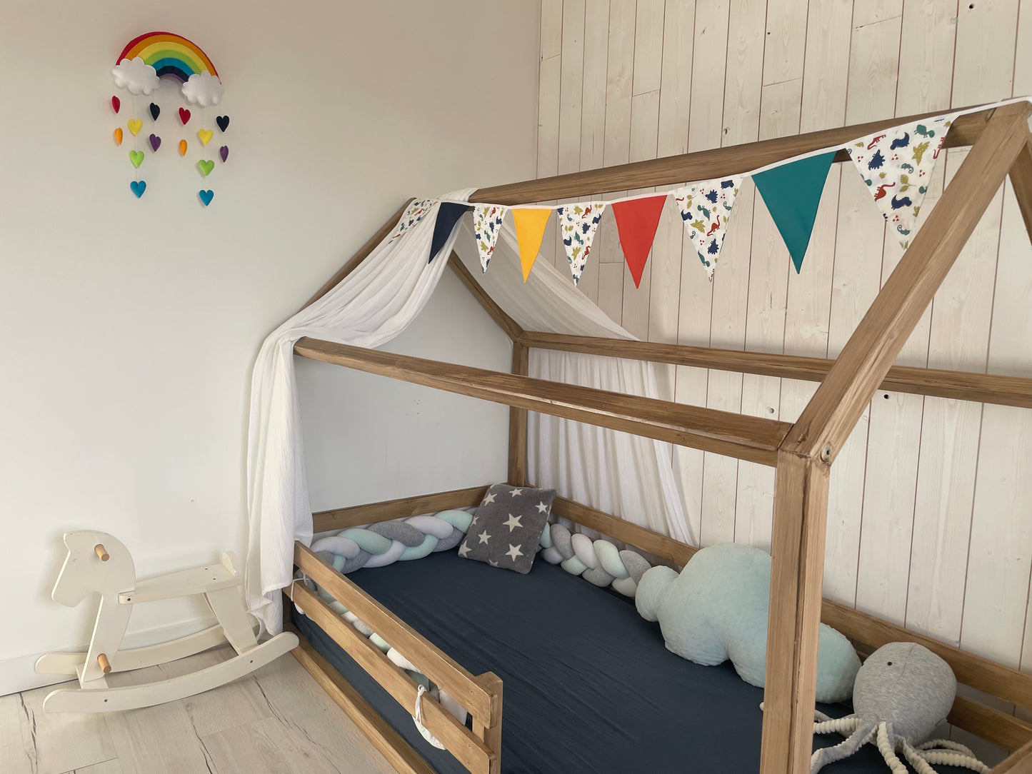 Guirlande de fanions. Dinosaures