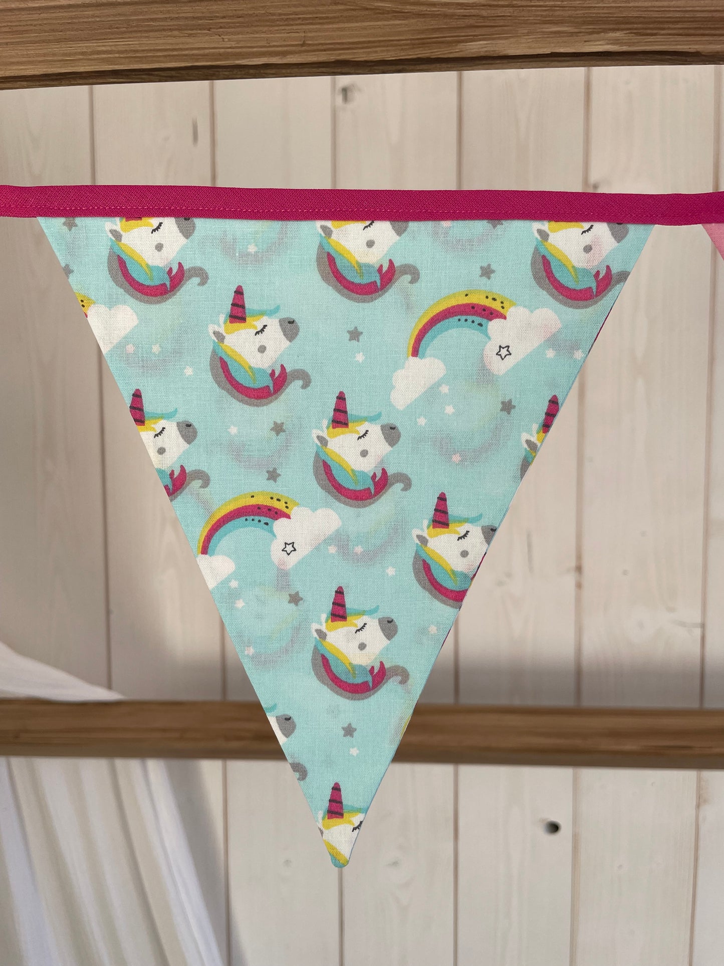 Guirlande de fanions. Licornes