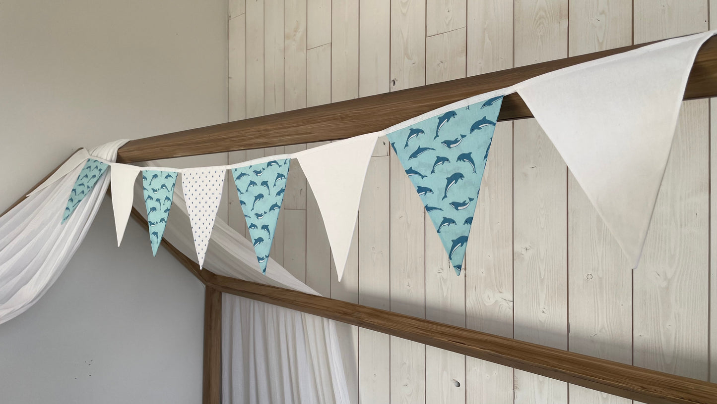 Guirlande de fanions. Dauphins