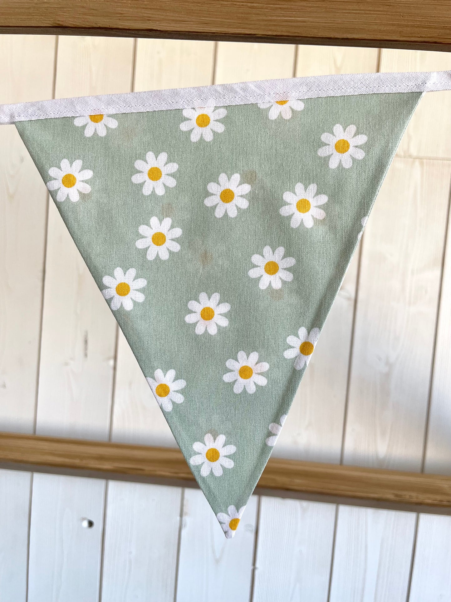 Guirlande de fanions. Marguerites