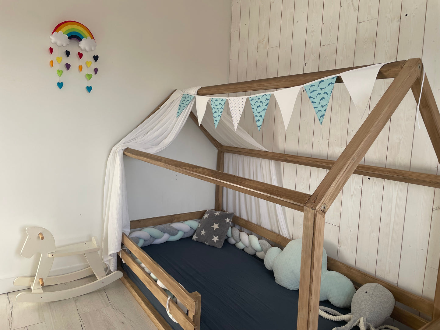 Guirlande de fanions. Dauphins