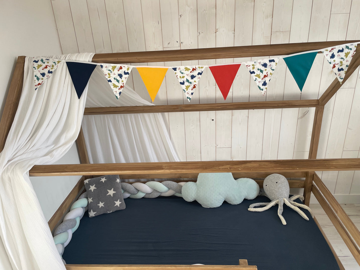 Guirlande de fanions. Dinosaures