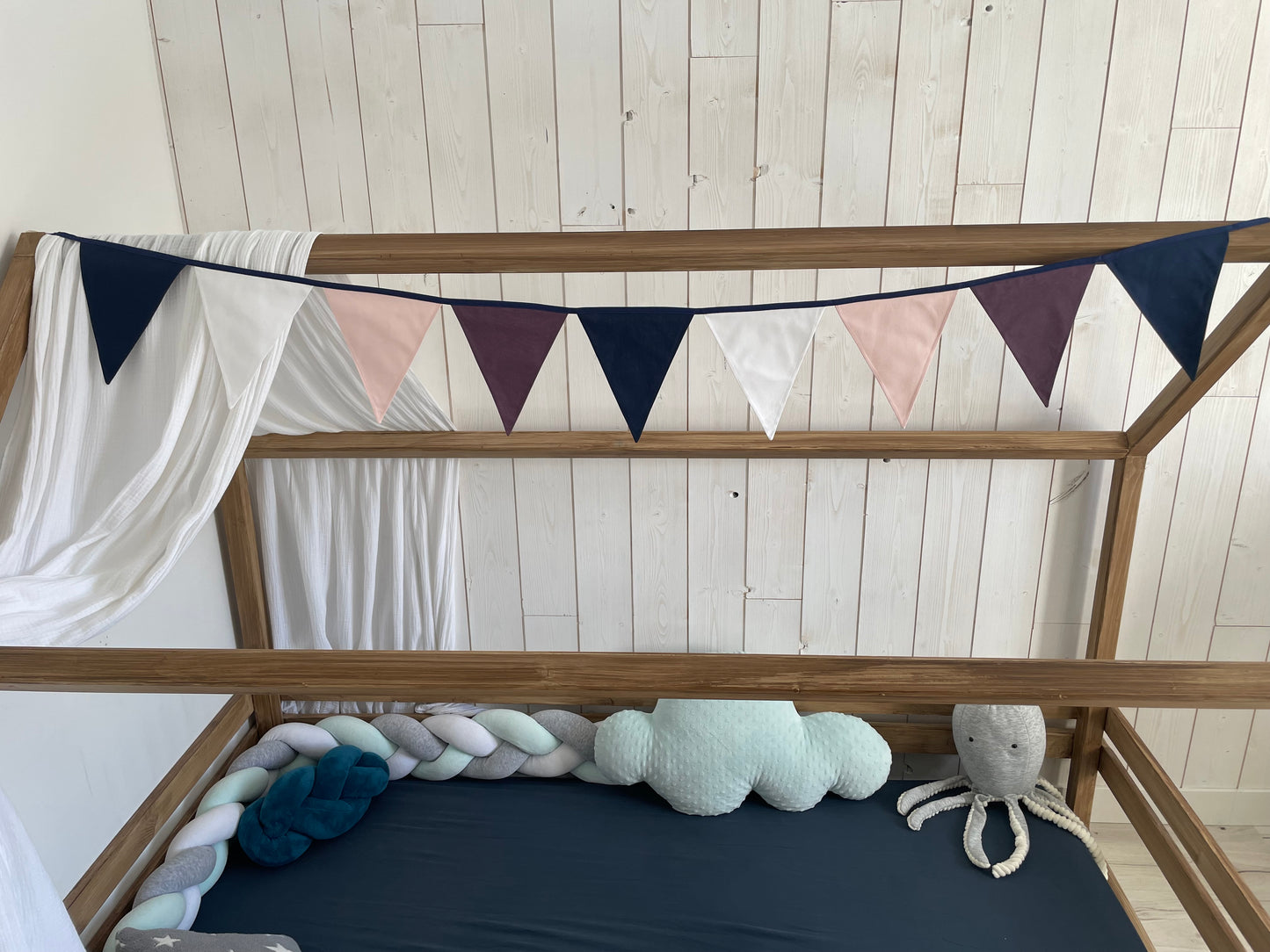 Guirlande de fanions. Couleurs unies