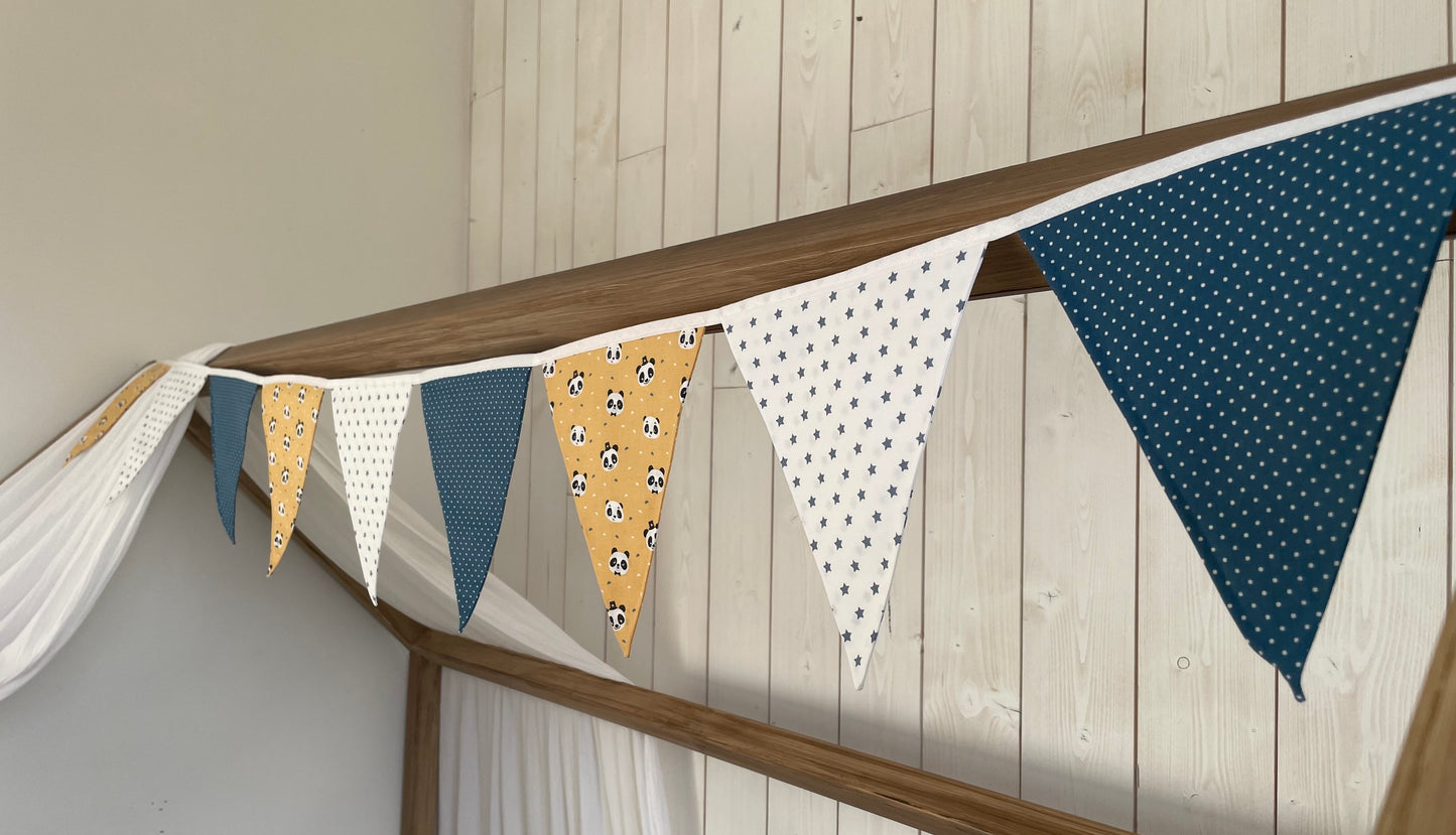 Guirlande de fanions. Pandas