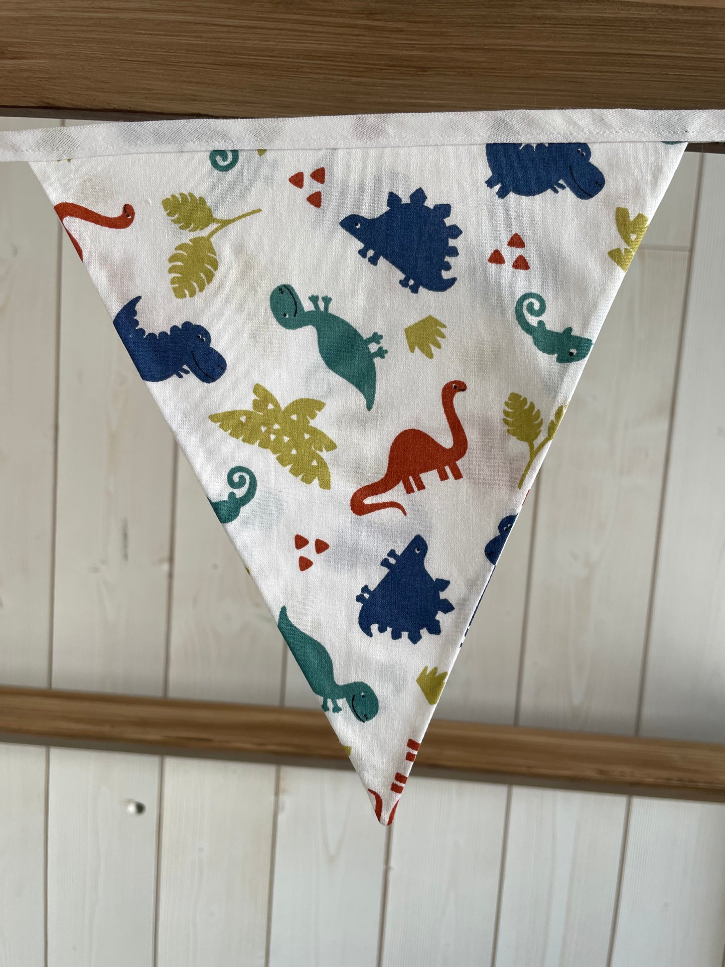 Guirlande de fanions. Dinosaures