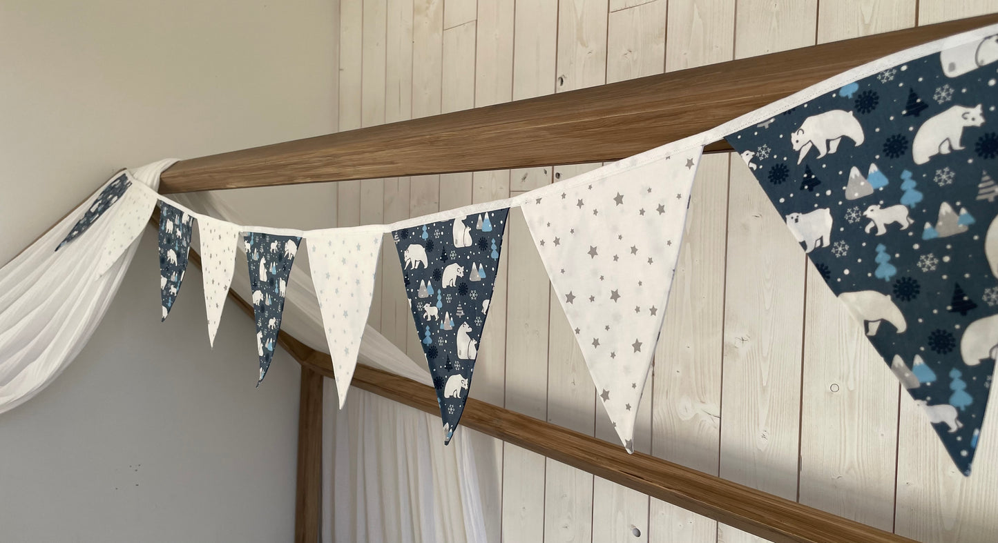 Guirlande de fanions. Ours polaire