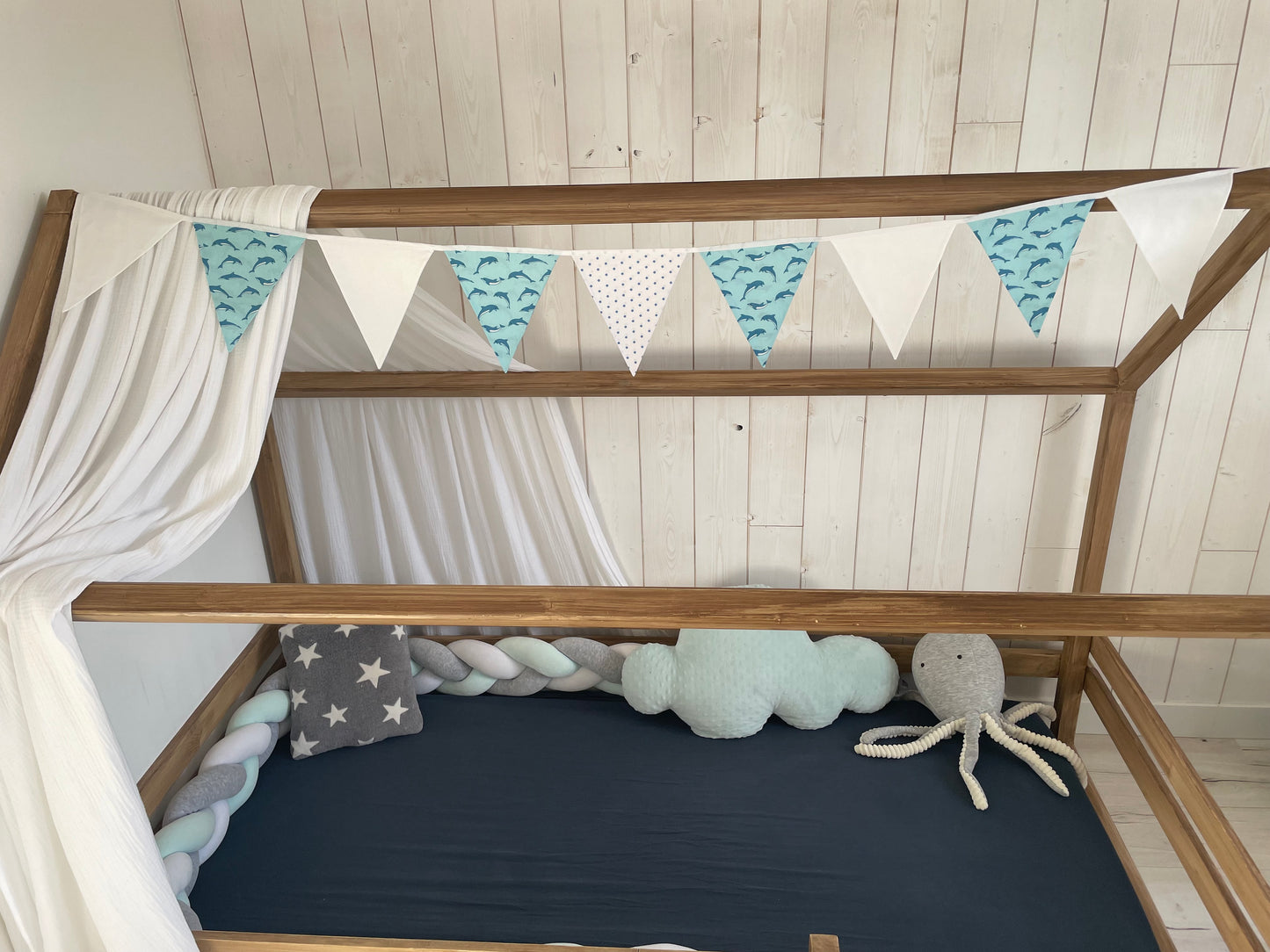 Guirlande de fanions. Dauphins