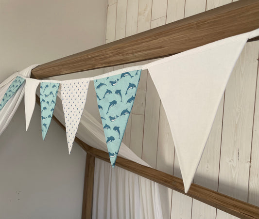 Guirlande de fanions. Dauphins