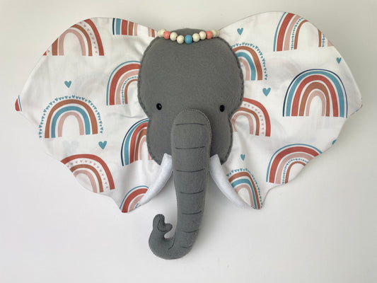 Trophée éléphant. Suspension murale en tissu