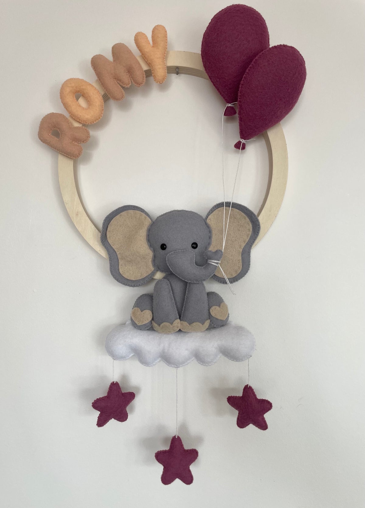 Couronne murale personnalisée prénom - éléphant et ballons